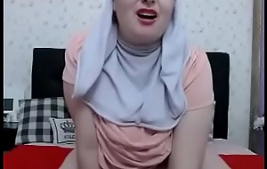 Hijab Girl Masterbating vulnerable camera