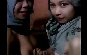 Melayu leader off colour wipe the floor with boobs lesbian tudung