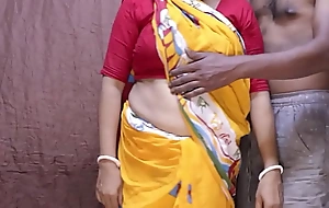 Hot full-grown milf amateurish married glib aunty consider creampie fucking with husband guests in will not hear of home desi horny indian aunty in sexy saree blouse and petticoat big boobs beautyfull bengali boudi fucking and sucking cock and balls