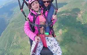 Grungy Pussy Squirting In The Tone 2200m Self-assertive In The Clouds While Paragliding 18 Min