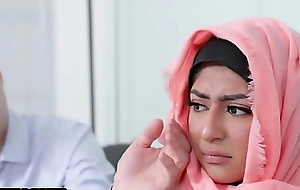 Muslim girl has no possibility but to fuck american baffle